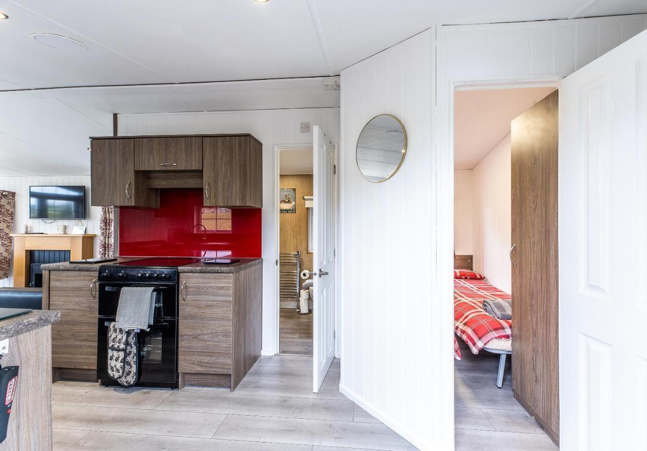 Fairview Farm Holiday Accommodation 14 Luxury Lodges, Cabins, Dog Friendly, Suitable For Couples, Families And Groups, Wedding Guests , Corporate Events, Sleeps 2-65 Guests In Ravenshead, Nottingham Near Sherwood Forest, Set In 88 Acres Eksteriør bilde