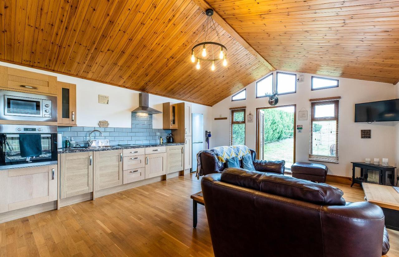 Fairview Farm Holiday Accommodation 14 Luxury Lodges, Cabins, Dog Friendly, Suitable For Couples, Families And Groups, Wedding Guests , Corporate Events, Sleeps 2-65 Guests In Ravenshead, Nottingham Near Sherwood Forest, Set In 88 Acres Eksteriør bilde