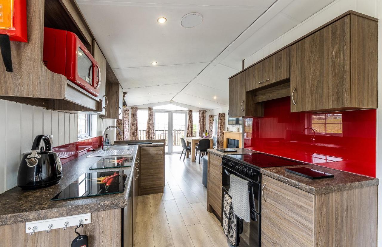 Fairview Farm Holiday Accommodation 14 Luxury Lodges, Cabins, Dog Friendly, Suitable For Couples, Families And Groups, Wedding Guests , Corporate Events, Sleeps 2-65 Guests In Ravenshead, Nottingham Near Sherwood Forest, Set In 88 Acres Eksteriør bilde