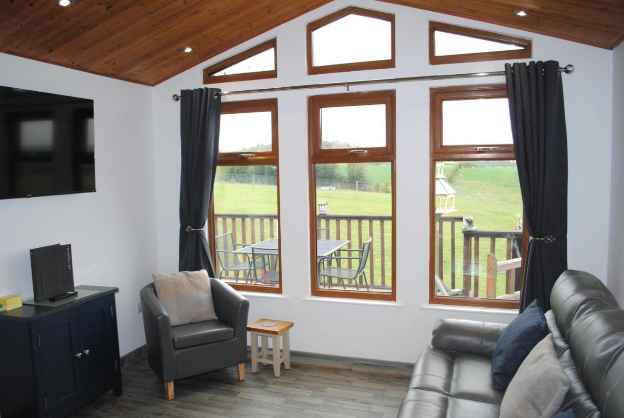Fairview Farm Holiday Accommodation 14 Luxury Lodges, Cabins, Dog Friendly, Suitable For Couples, Families And Groups, Wedding Guests , Corporate Events, Sleeps 2-65 Guests In Ravenshead, Nottingham Near Sherwood Forest, Set In 88 Acres Eksteriør bilde