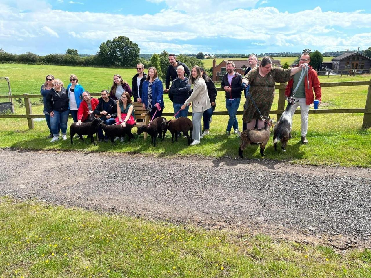 Fairview Farm Holiday Accommodation 14 Luxury Lodges, Cabins, Dog Friendly, Suitable For Couples, Families And Groups, Wedding Guests , Corporate Events, Sleeps 2-65 Guests In Ravenshead, Nottingham Near Sherwood Forest, Set In 88 Acres Eksteriør bilde