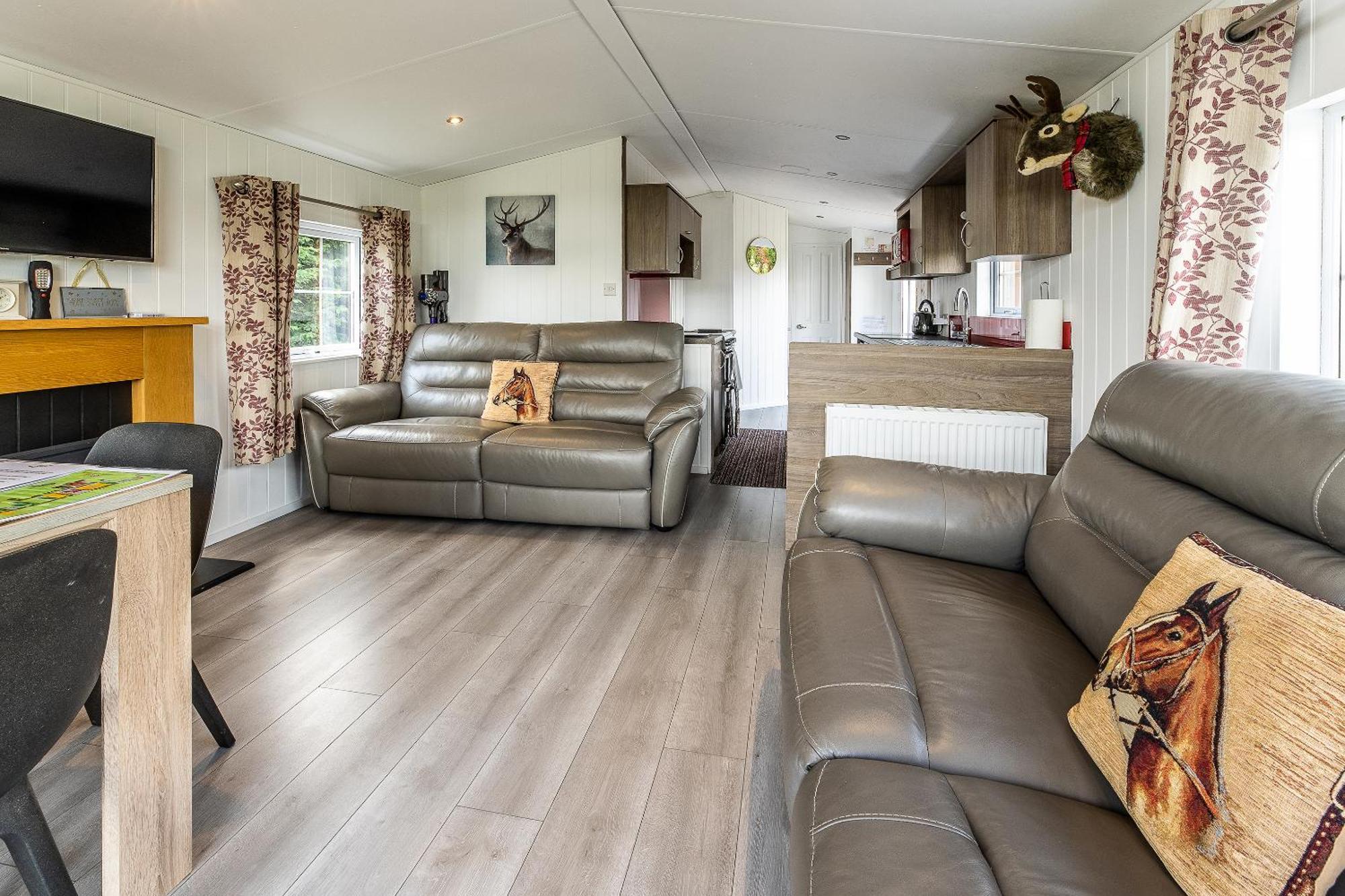 Fairview Farm Holiday Accommodation 14 Luxury Lodges, Cabins, Dog Friendly, Suitable For Couples, Families And Groups, Wedding Guests , Corporate Events, Sleeps 2-65 Guests In Ravenshead, Nottingham Near Sherwood Forest, Set In 88 Acres Eksteriør bilde