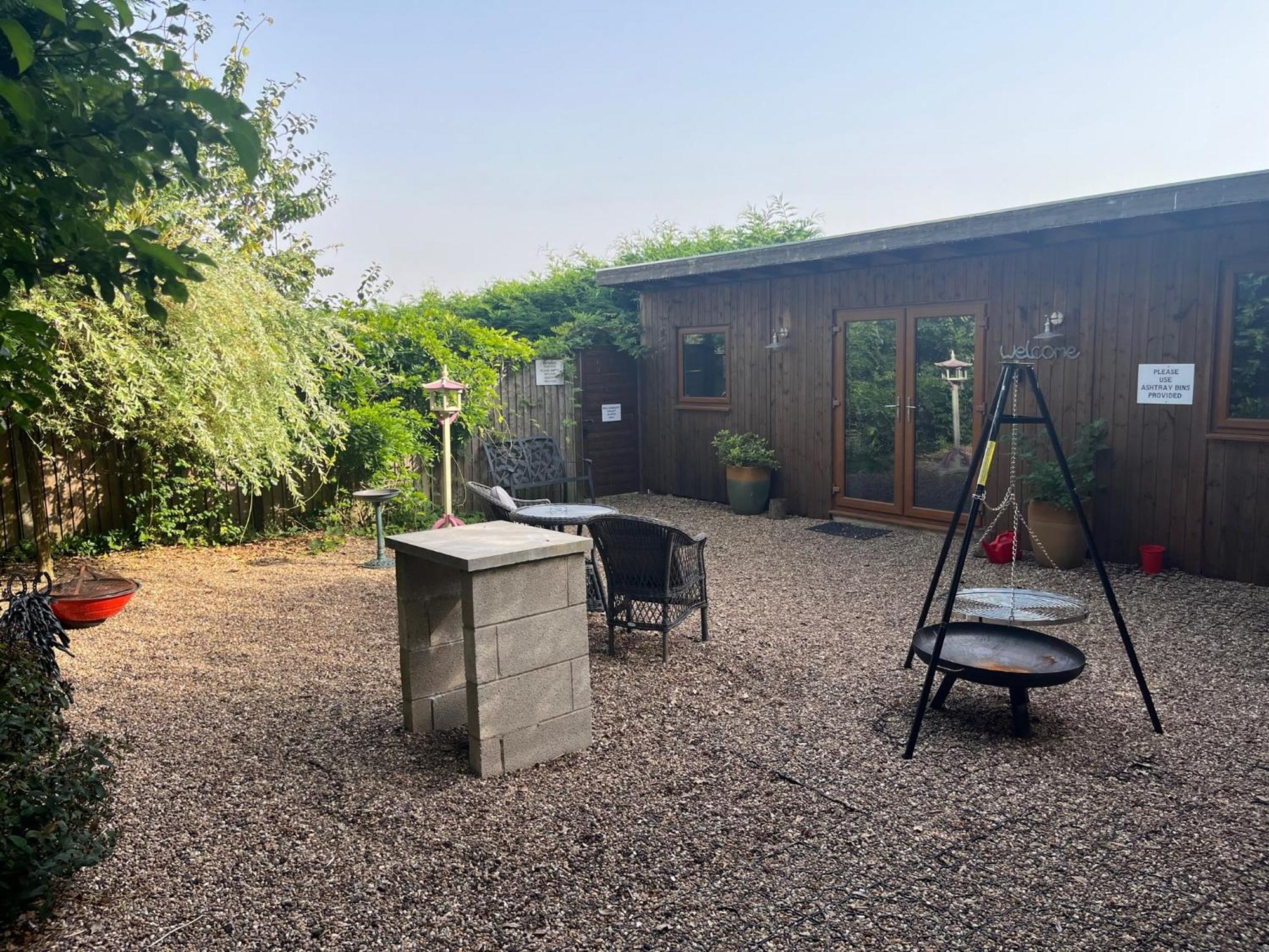 Fairview Farm Holiday Accommodation 14 Luxury Lodges, Cabins, Dog Friendly, Suitable For Couples, Families And Groups, Wedding Guests , Corporate Events, Sleeps 2-65 Guests In Ravenshead, Nottingham Near Sherwood Forest, Set In 88 Acres Eksteriør bilde